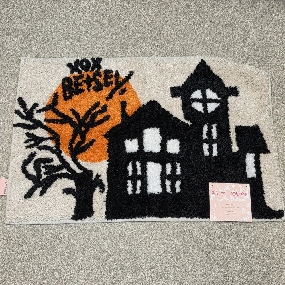 Betsey Johnson Halloween Bath Set Shower Curtain Rug Hand Towels Haunted House